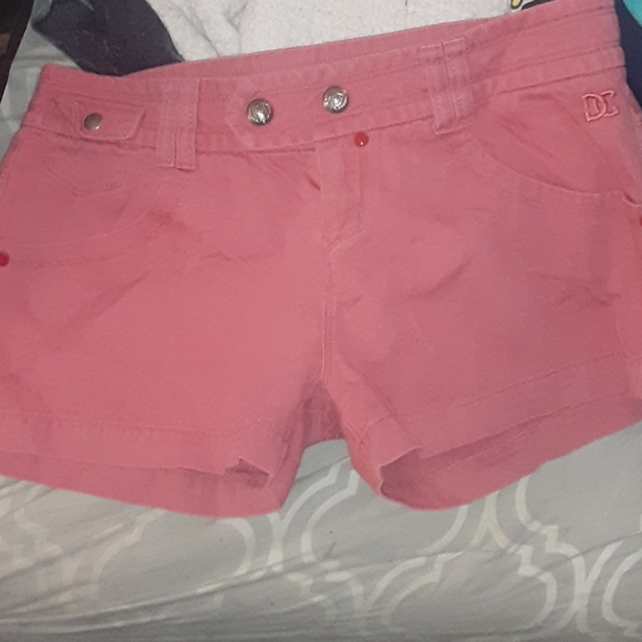 *NWOT* DC CORAL PINK SHORTS VERY CUTE NEVER WORN. - Picture 4 of 4